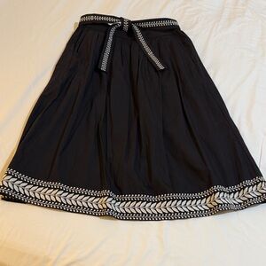 J Crew Lined Black Cotton Pleated Skirt with White Leaf  Embroidered Trim XS